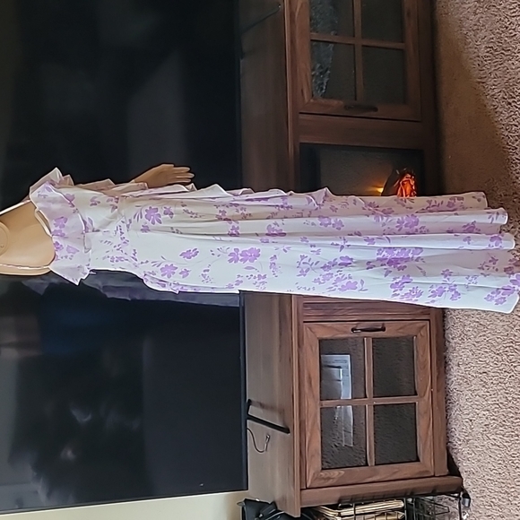 Premier Amour White & Purple Floral Maxi Amour Sleeveless Floral Maxi Dress - Picture 17 of 17